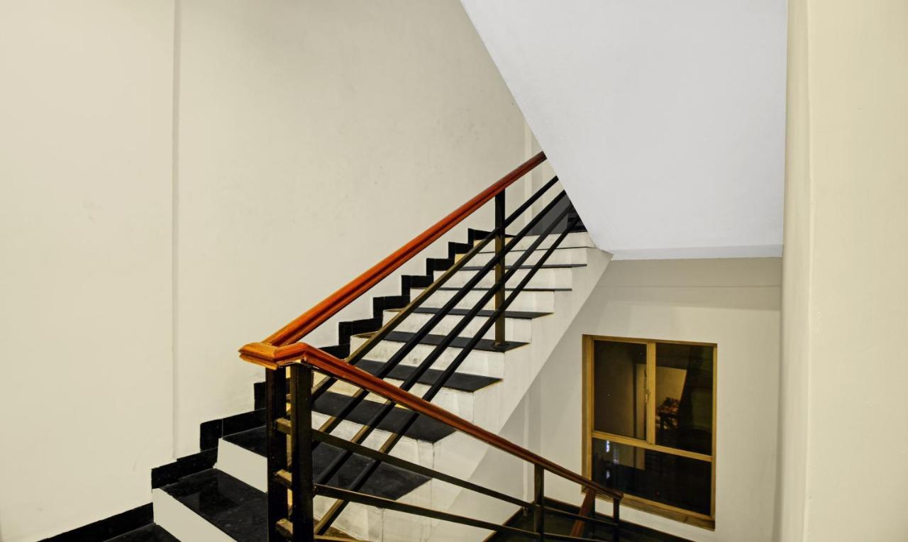 Itsy Hotels Transit Express Kolkata Exterior photo